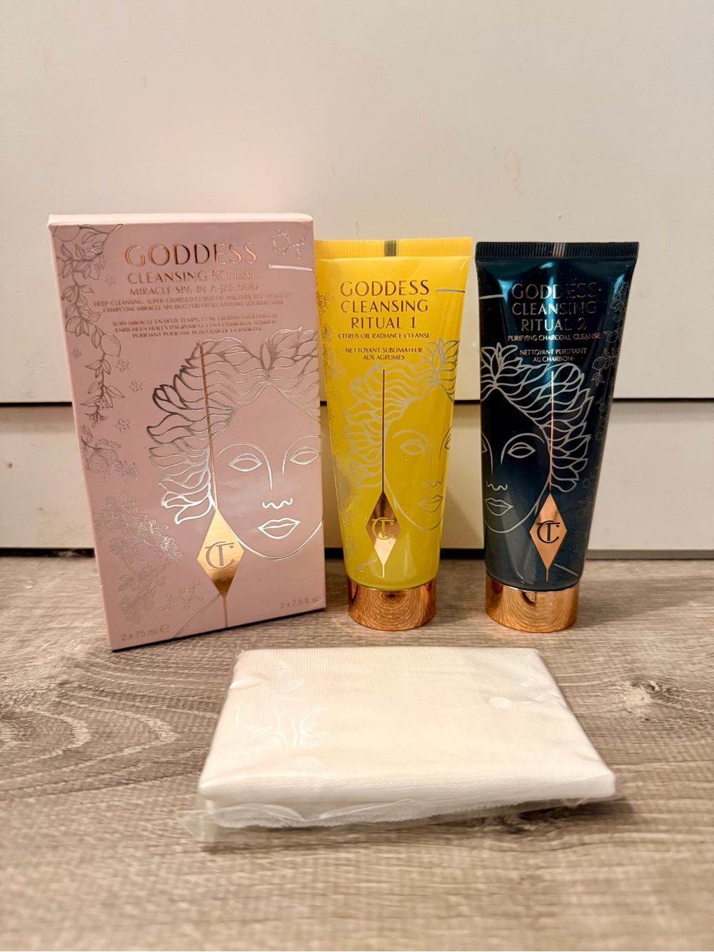 Charlotte Tilbury Goddess Cleansing Ritual Cleanser